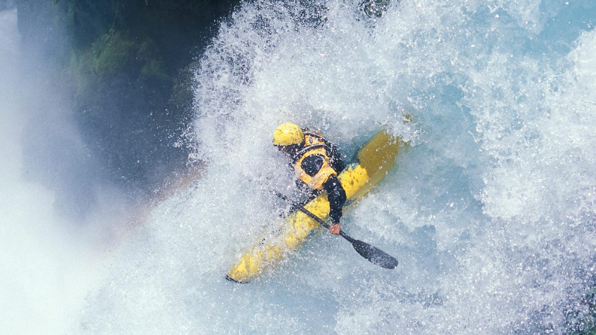 意甲激烈对抗，比分1-0，唯一入球由关键前锋完成，比赛亮点：射门精准度极高